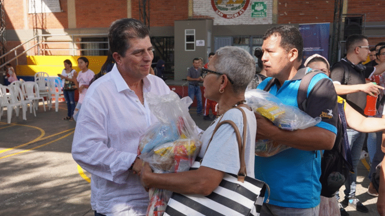 517 familias migrantes, retornadas y víctimas también recibieron Mercado Social de parte del Gobernador de Risaralda